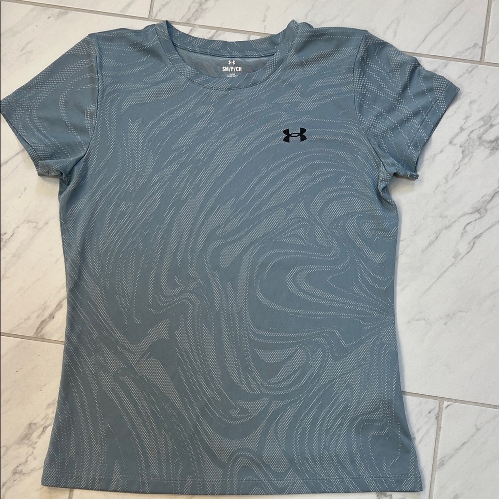 Under Armour short sleeve top